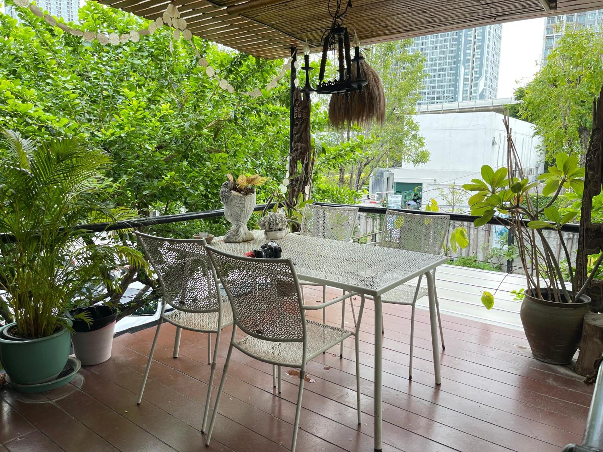 Ferienwohnung The Quarter Wutthakat Bangkok Exterior foto