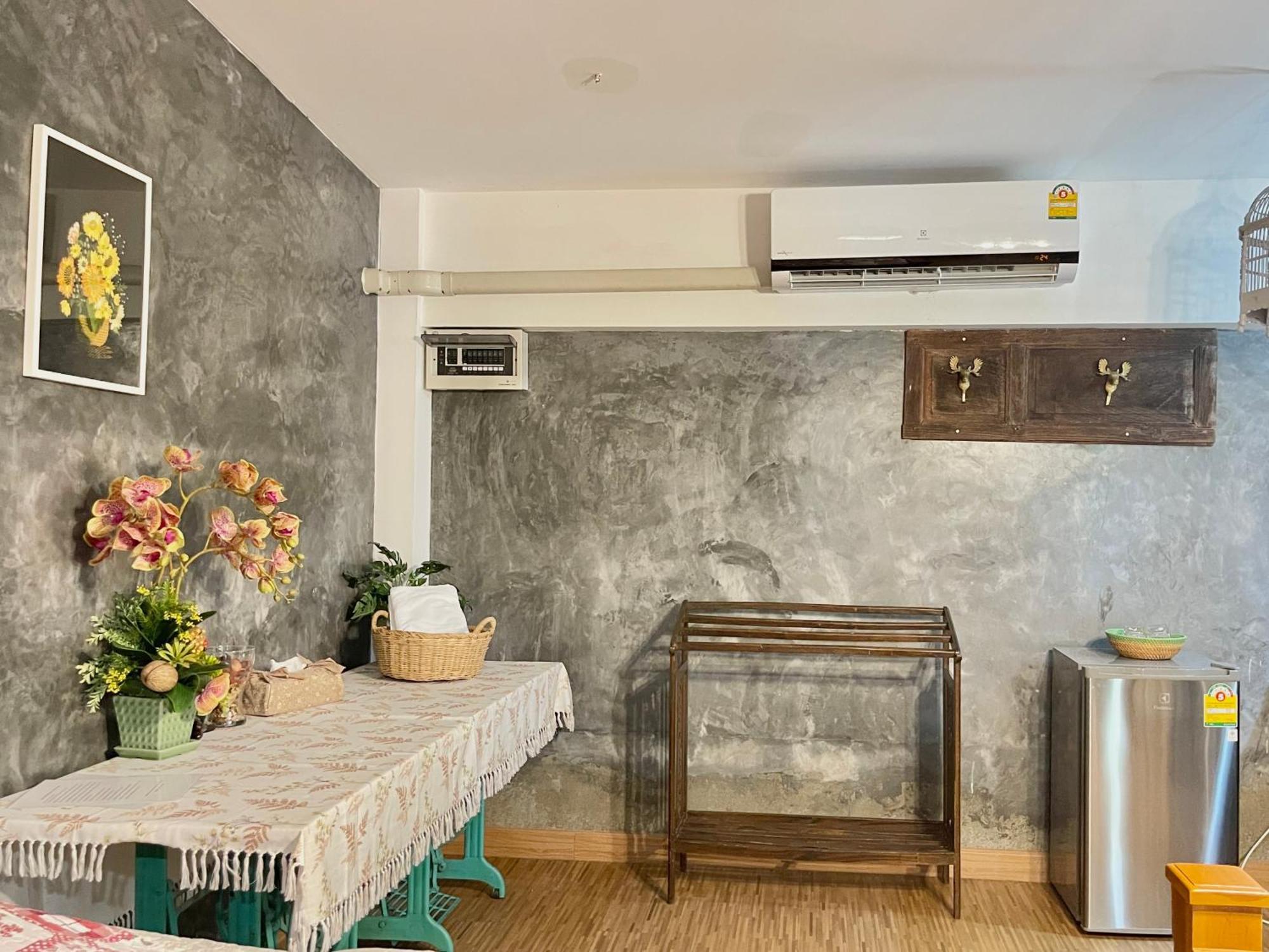 Ferienwohnung The Quarter Wutthakat Bangkok Zimmer foto